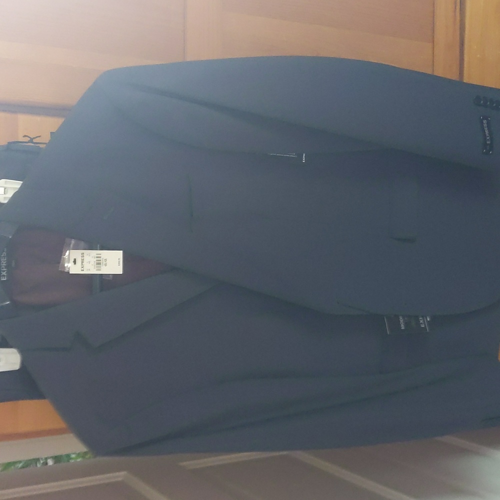 Dark Gray Charcoal Express Suit, 42L, 32x32, Never Worn, Tags Attached